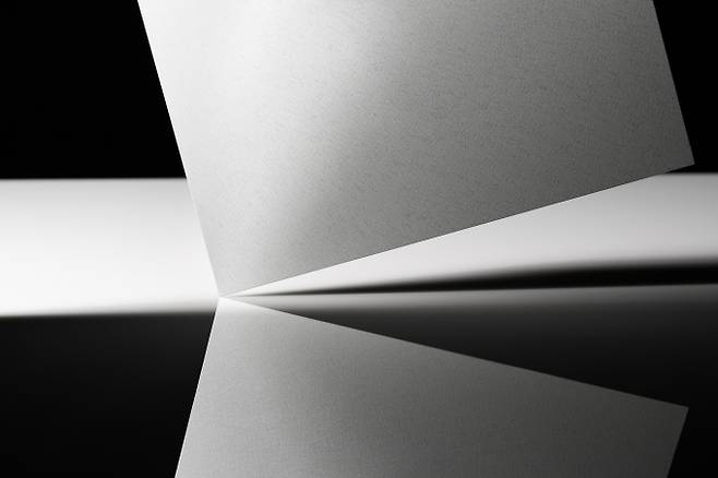 동국씨엠이 세계최초로 개발한 솔라셀 컬러강판 제품. /사진=동국제강그룹