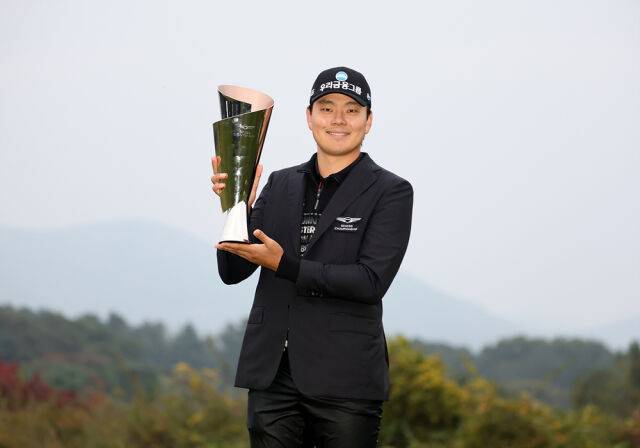 2025 시즌 제네시스 챔피언십에서 우승한 이정환./KPGA