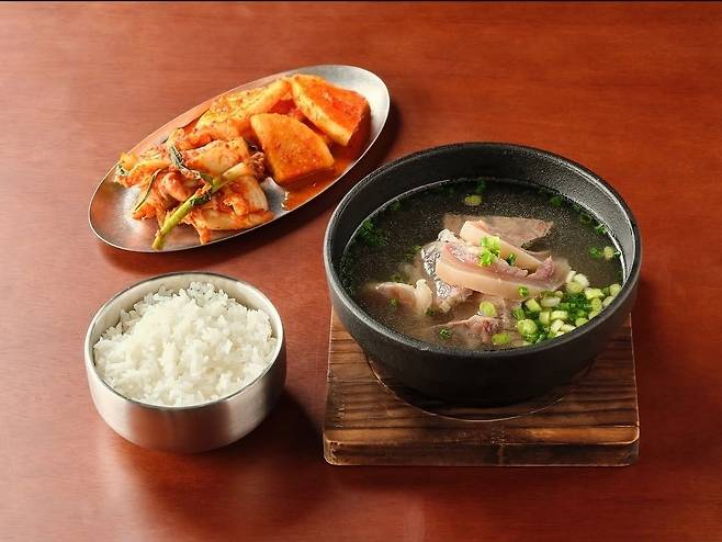 곰탕랩의 맑은 곰탕. 곰탕랩