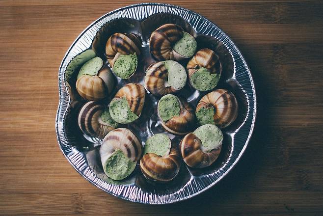 프랑스의 고급 식용 달팽이 요리 에스카르고((escargot). 픽사베이