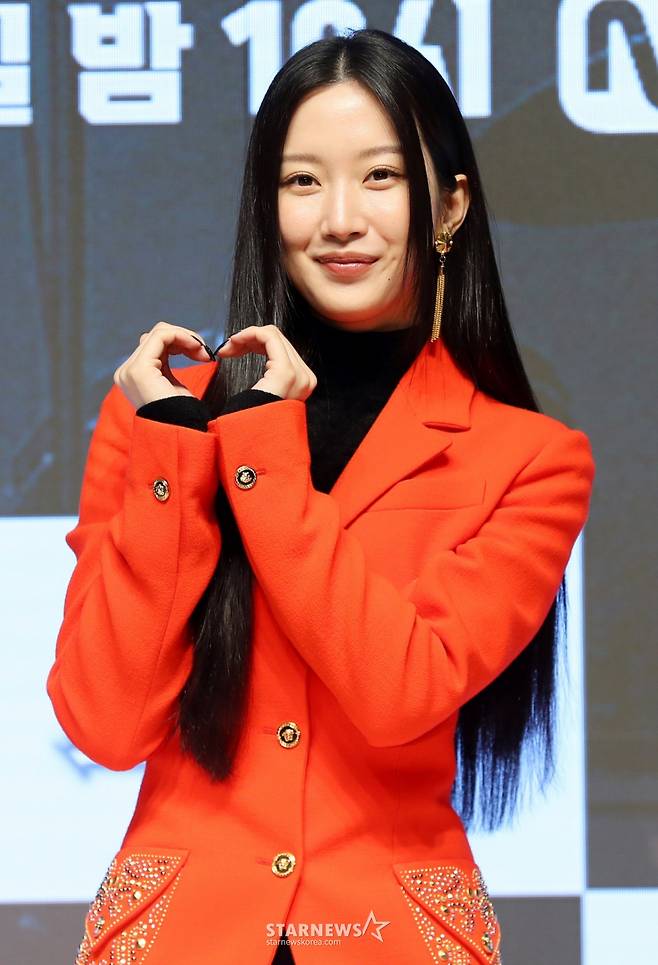 [서울=뉴시스] 김혜진 기자 = 배우 문가영이 20일 오전 서울 강남구 엘리에나호텔에서 열린 Mnet '스틸하트클럽' 제작발표회에서 포즈를 취하고 있다. 2025.10.20. jini@newsis.com /사진=김혜진