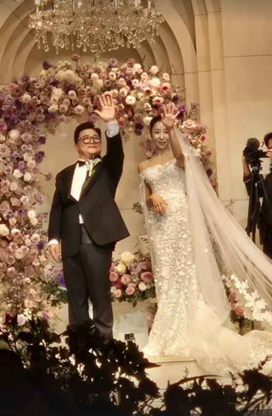 윤정수, 원진서 부부 결혼식 현장 /사진=개그우먼 김지혜 SNS