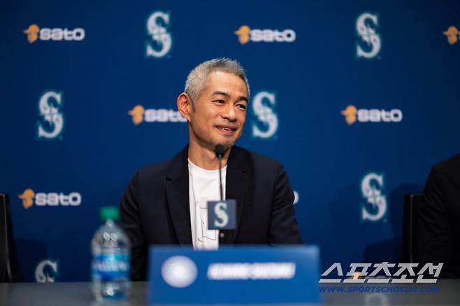 이치로는 지난 7월 아시아 선수 최초로 메이저리그 명예의전당에 헌액됐다.  명예의전당 투표에서 394표 중 393표를 받았다. 1표차로 만장일치 헌액에 실패했다. 사진캡처=시애틀 매리너스 SNS