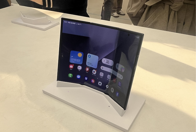 3단 폴더블 스마트폰 ‘갤럭시 Z 트라이폴드’ [안서진 기자]