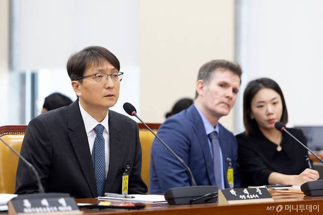 (서울=뉴스1) 이승배 기자 = 박대준 쿠팡 대표이사가 2일 서울 여의도 국회에서 열린 제429회국회(정기회) 과학기술정보방송통신위원회 제18차 전체회의에 출석해 의원 질의에 답변하고 있다. 2025.12.2/뉴스1  Copyright (C) 뉴스1. All rights reserved. 무단 전재 및 재배포,  AI학습 이용 금지. /사진=(서울=뉴스1) 이승배 기자