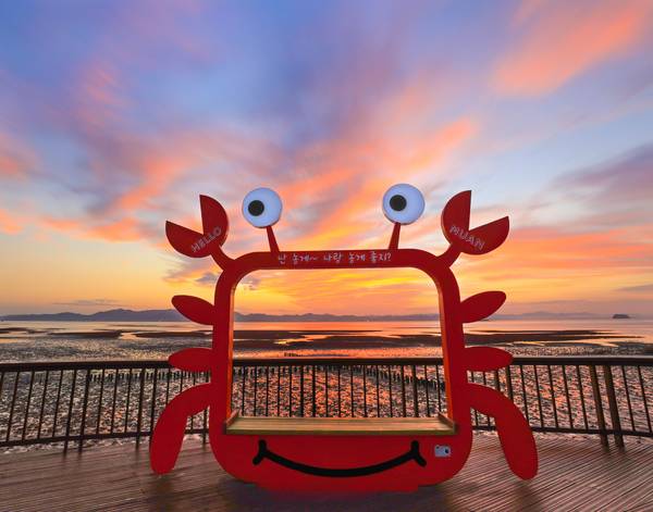 무안황토갯벌랜드 사진 촬영 포인트 농게 조형물. /무안군 제공