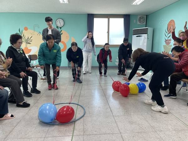 ▲ 2025년 마을축제 'Happy Onju Day 모두 함께 즐거운 온주 미니 운동회'를 진행하고는 있는 모습. 굿네이버스 온주종합사회복지관 제공