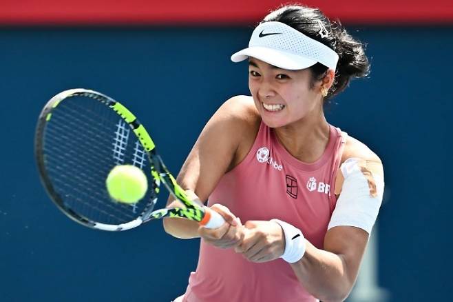 1년 동안 랭킹을 100계단 이상 끌어올린 20세의 이알라는 톱50에 진입했다. 26년에도 여자 테니스계에서 기대되는 선수이다.