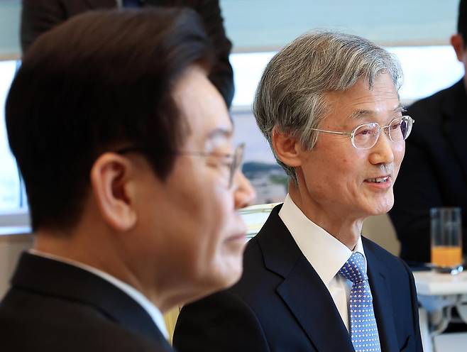 조희대 대법원장이 3일 서울 용산 대통령실 청사에서 열린 5부 요인 초청 오찬에서 발언하고 있다. (대통령실통신사진기자단) 2025.12.03. 뉴시스