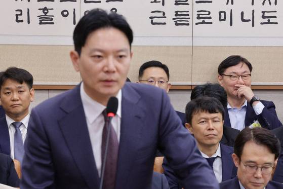 박상용 법무연수원 교수가 지난 10월 14일 서울 여의도 국회 법제사법위원회에서 열린 법무부 등에 대한 국정감사에서 대북 송금 사건을 수사 관련 증언을 하고 있다. 2025.10.14/뉴스1