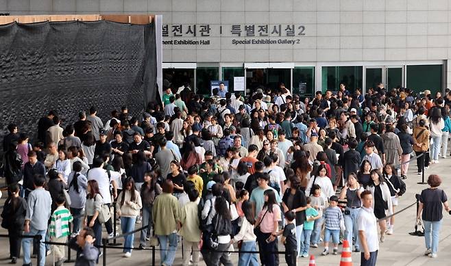 9일 오전 서울 용산구 국립중앙박물관이 관람객들로 북적이고 있다. 사진=뉴스1