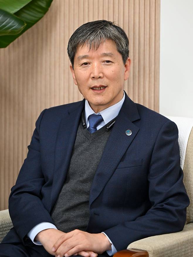 박승렬 NCCK 신임 총무가 3일 서울 종로구 한국기독교회관에서 NCCK 방향성에 대해 설명하고 있다. 신석현 포토그래퍼