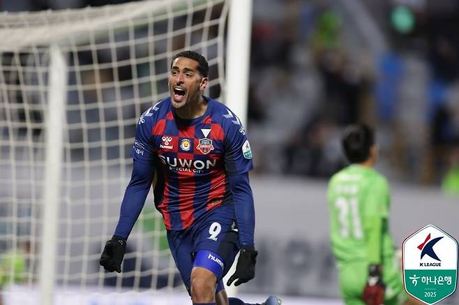 [서울=뉴시스] 프로축구 K리그1 수원FC 싸박. (사진=한국프로축구연맹 제공)