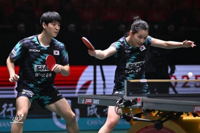 첫 경기 혼합 복식에 나선 박강현(왼쪽)과 김나영. ITTF 소셜미디어 캡처