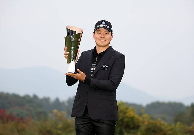 지난 10월 제네시스 챔피언십에서 우승을 차지했던 이정환이 4일(한국시간) 남아공에서 개막하는 ‘네드뱅크 골프 챌린지’에 출격한다. 2026시즌 DP월드투어 첫 출격이다. 사진제공 | KPGA