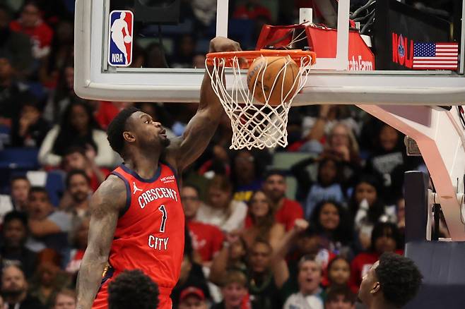 덩크하는 자이언 윌리엄슨.    AP연합뉴스