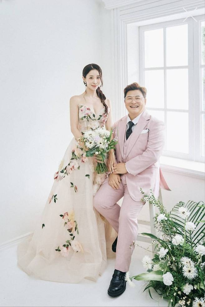 ▲ 윤정수 청첩장. 출처ㅣ윤정수 모바일 청첩장