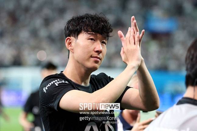 ▲ 10년의 막이 내린 뒤에도 손흥민이라는 이름은 여전히 토트넘의 한 페이지를 차지하고 있다. 그리고 다음 달 마지막 인사를 하지 못해 남겨뒀던 페이지가 드디어 고별식으로 채워질 예정이다.