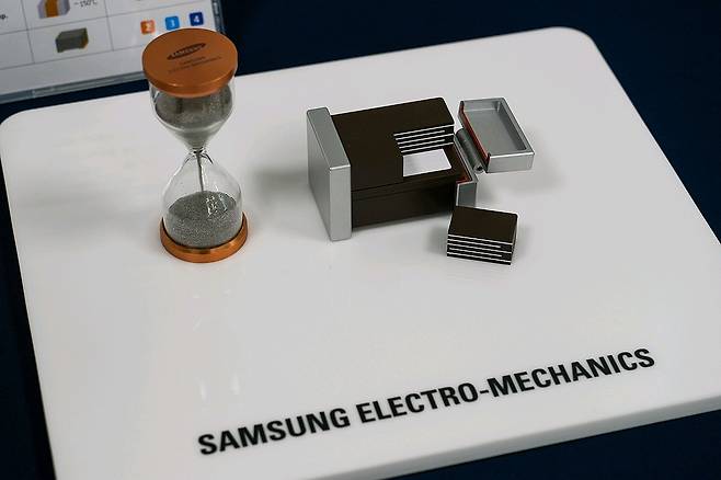 삼성전기 MLCC 제품 [연합뉴스 자료사진. 삼성전기 제공. 재판매 및 DB 금지]