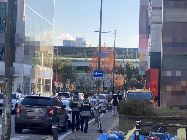 3일 오후 4시께 기동순찰대가 광주시 북구 신용동 첨단2지구 일대를 순찰하고 있다.