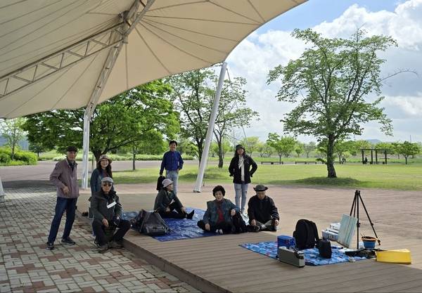 2024년 열린 '무학화가협회 야외스케치' 모습. /무학화가협회