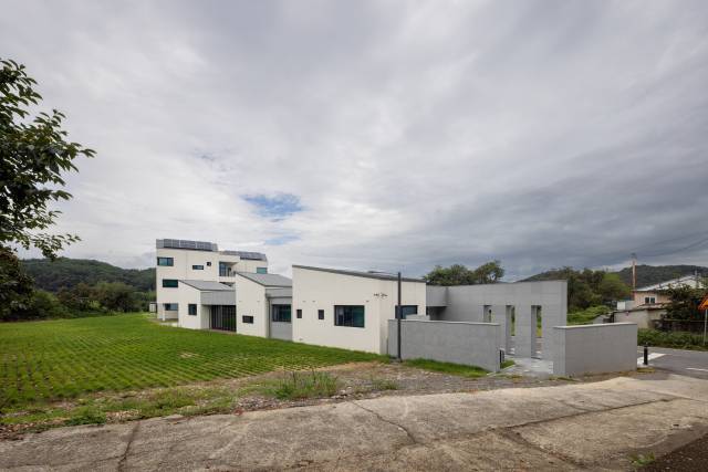 하동군 농업근로자 기숙사 전경.