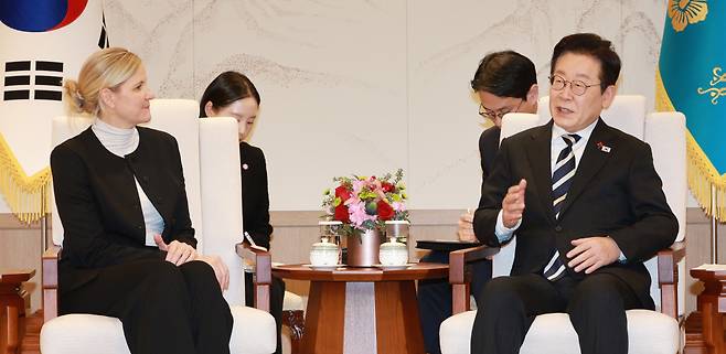 커스티 코번트리 IOC 위원장 접견하는 이재명 대통령<저작권자(c) 연합뉴스, 무단 전재-재배포, AI 학습 및 활용 금지>