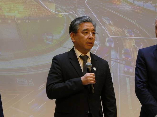 장재훈 현대차그룹 부회장이 4일 경기 현대모터스튜디오 고양에서 열린 스탠딩인터뷰에서 취재진들의 질문에 답하고 있다.ⓒ데일리안 편은지 기자