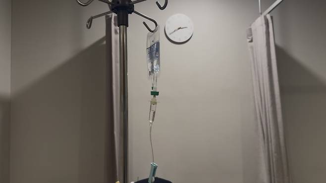 Glutathione being injected into Morgan Norris' body at AMOA 640 Skin Clinic. (Morgan Norris)