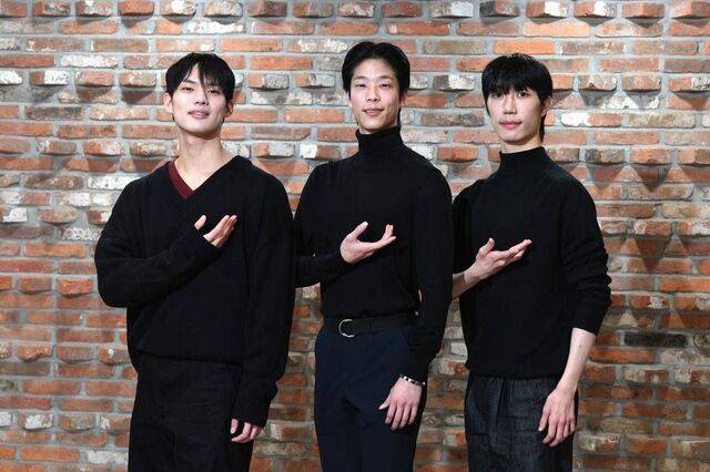 ‘스테이지 파이터’ 톱10에 들었던 강경호·정성욱·김유찬(왼쪽부터)은 윤별발레컴퍼니 소속이다. 이들은 윤별발레컴퍼니의 송년 갈라 ‘블랙앤화이트’에 출연한다. (c)마포문화재단
