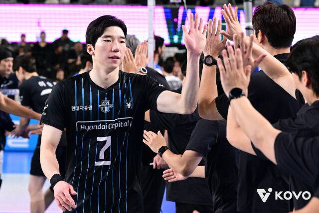 승리를 이끈 허수봉./KOVO