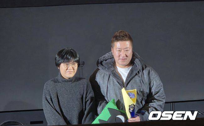 최형우는 4일 서울 영등포 타임스퀘어 CGV 영등포 스크린X관에서 열린 스포츠서울 ‘올해의 상' 시상식에서 올해의 기록상을 수상했다. /OSEN DB