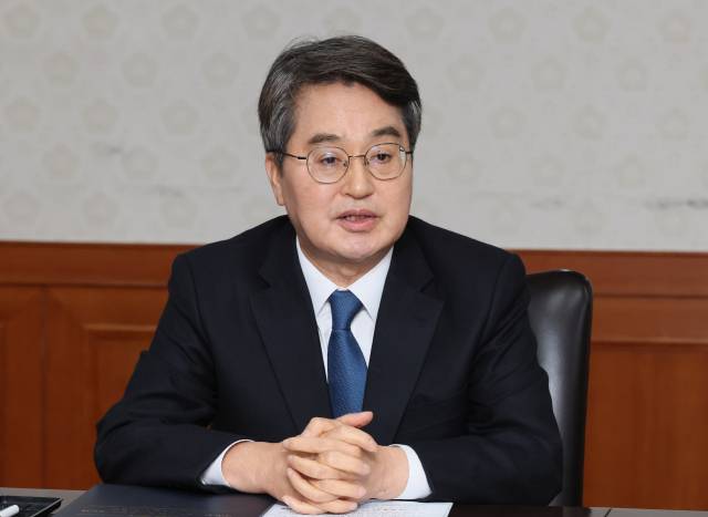 ▲김동연 경기도지사가 2일 서울 종로구 정부서울청사에서 열린 생활폐기물 직매립 금지 관련 업무협약 체결식에서 발언하고 있다. ⓒ연합뉴스