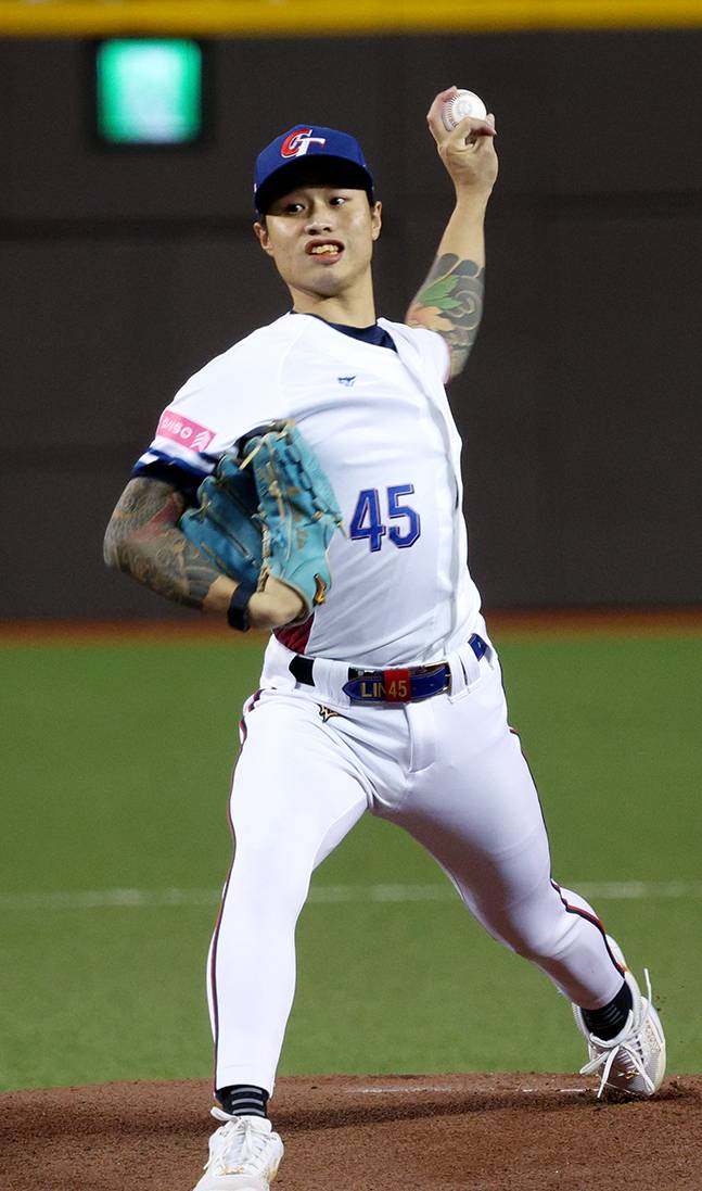 지난 2024년 11월 프리미어12 한국전에 선발 투수로 나선 린위민. /사진=김진경 대기자