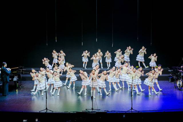 지역에서 최초로 창단된 '행복어린이뮤지컬합창단'이 지난 달 22일 창단 기념 공연을 하고 있다. 행복북구문화재단 제공