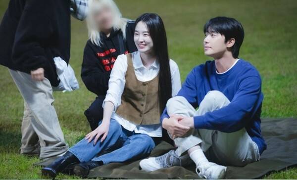 '경도를 기다리며',&nbsp;사진제공=SLL,&nbsp;아이엔,&nbsp;글뫼