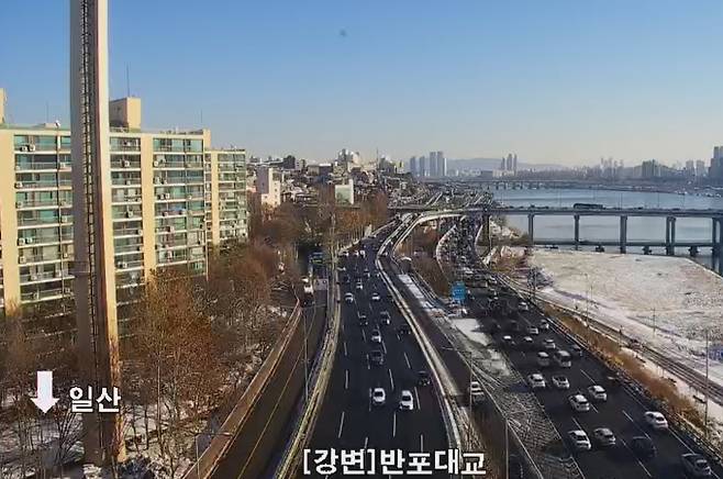 서울 강변북로 구리 방향 반포대교 북단에서 한남대교 북단 구간 교통 사고