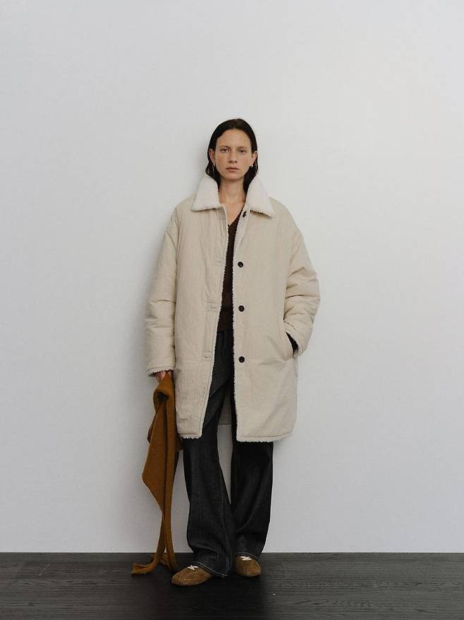 유라고 리버서블 시어링 패디드 코트