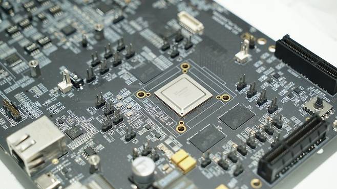 넥스트칩 차량용 반도체 이미지. 넥스트칩 제공