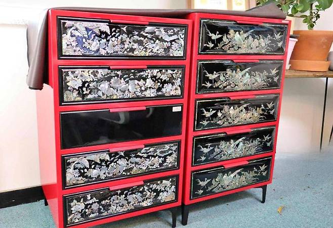 버려진 자개장을 서랍장으로 다시 디자인한 모습 / 출처=IT동아