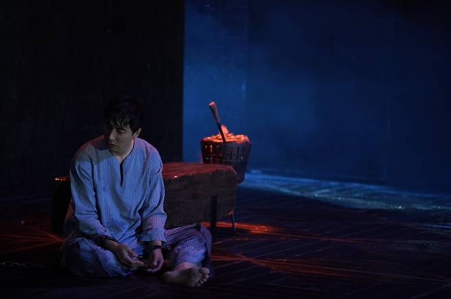 연극 '타지마할의 근위병'에서 바불 역을 맡은 배우 이승주. 연극계 대표 배우인 그는 이번 시즌에 처음 출연한다./사진=해븐프로덕션