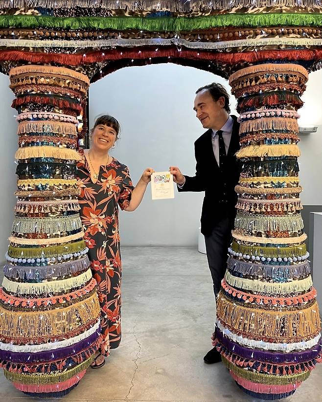 조아나 바스콘셀루스와 줄리앙 드 보마셰 드 로칠드. 인스타그램