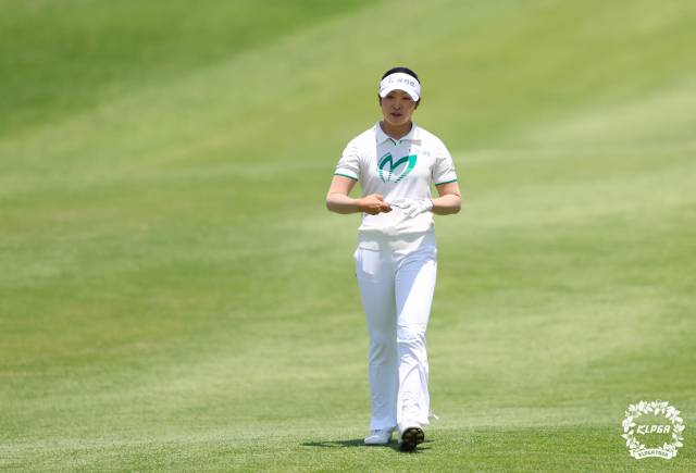 페어웨이를 걷고 있는 유현조. 사진 제공=KLPGA