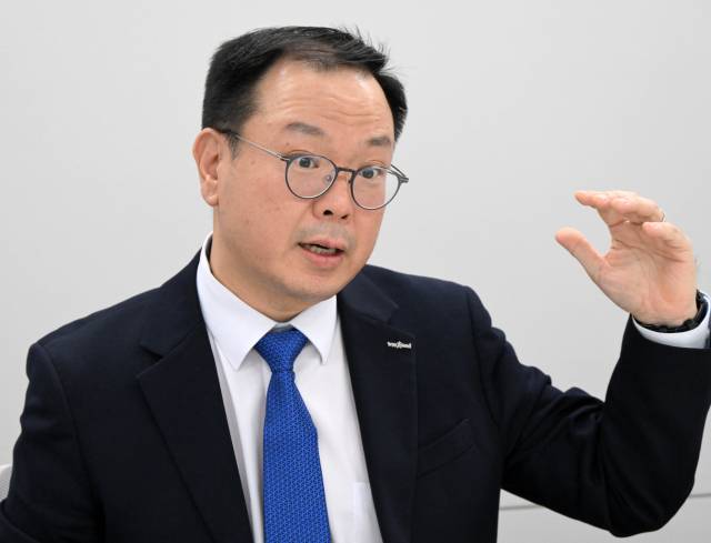 성일 한국투자증권 퇴직연금2본부장이 최근 서울경제신문과 만나 인터뷰하고 있다. 성형주 기자