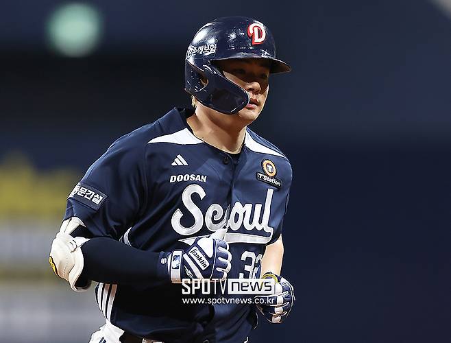 ▲ SSG는 5일 김재환과 인센티브 포함 2년 총액 22억 원에 계약했다고 공식 발표했다. 김재환은&nbsp;프로 1군 통산 1486경기에서 타율 0.281, 276홈런, 982타점을 기록했으며, 규격이 잠실보다 작은 인천에서는 한 시즌 20홈런 이상을 기록할 것이라는 기대감을 모으고 있다. ⓒ곽혜미 기자