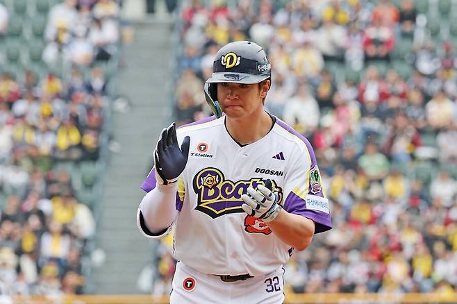 ▲ SSG는 김재환과 2년 계약을 했다고 5일 공식 발표했다. 2년 최대 22억 원이다. 계약금과 연봉을 합쳐 보장 16억 원, 그리고 성적에 따라 주어지는 인센티브가 총 6억 원이다. SSG는 팀의 고민이었던 장타력 보강에 성공했다.&nbsp;ⓒ연합뉴스