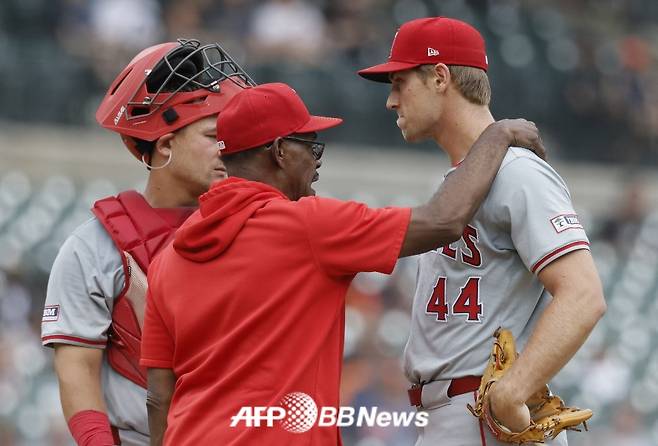 론 워싱턴(가운데) 전 감독. /AFPBBNews=뉴스1