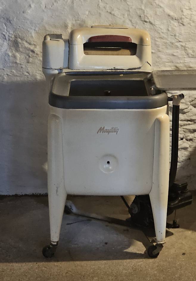 아미시의 세탁기는 전기를 쓰지 않고 공기 압축기로 작동한다. 손호철 제공