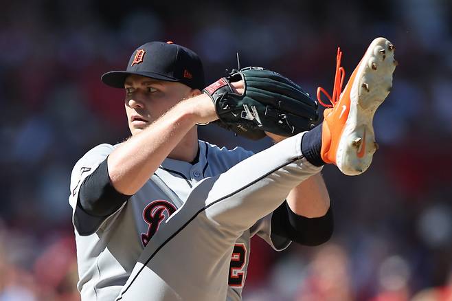 Detroit Tigers Tarik Skubal (29) pitches in the first inning against the Cleveland Guardians during game one of the American League Wildcard at Progressive Field in Cleveland, Ohio on Tuesday, September 30, 2025. Photo by Aaron Josefczyk/UPI







<저작권자(c) 연합뉴스, 무단 전재-재배포, AI 학습 및 활용 금지>