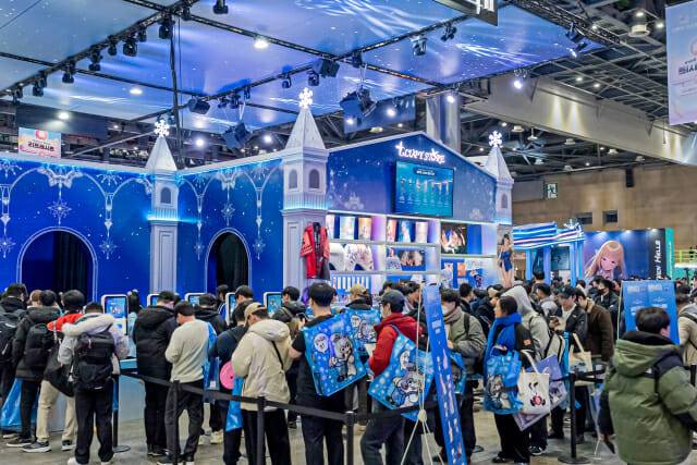 네오위즈는 AGF2025 전시장에 브라운더스트2 부스를 마련하고 관람객을 위한 다양한 이벤트를 진행하고 있다.